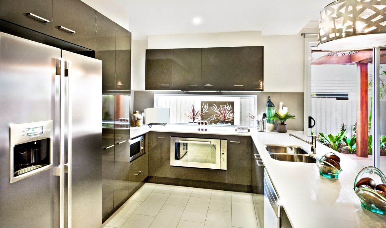 Modern-glossy-kitchen-with-silverware-and-shiny-items